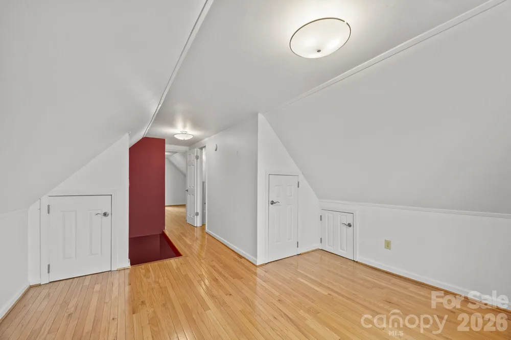 6773 Pinnacle Mountain Road Zirconia, NC 28790
