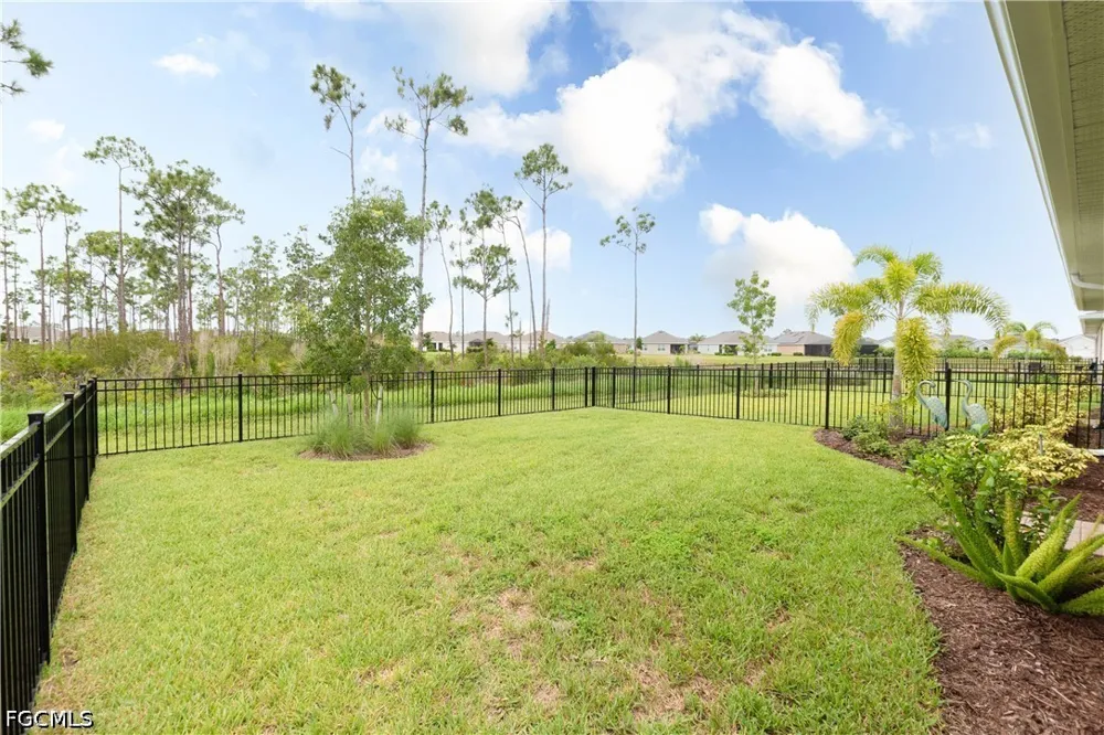 Camino Torcido Loop North Fort Myers, FL 33917