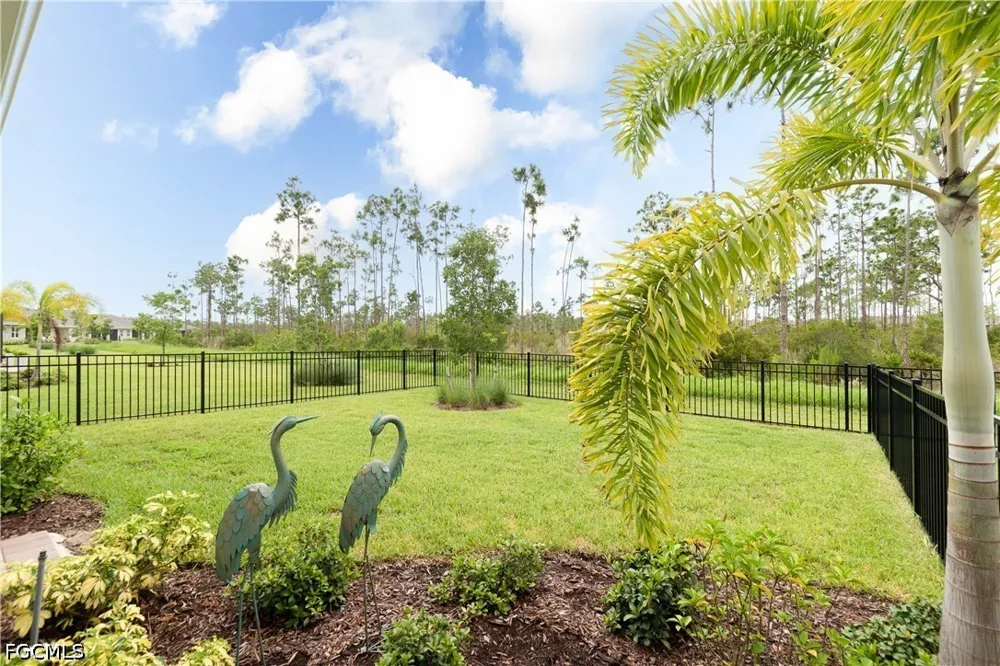 Camino Torcido Loop North Fort Myers, FL 33917