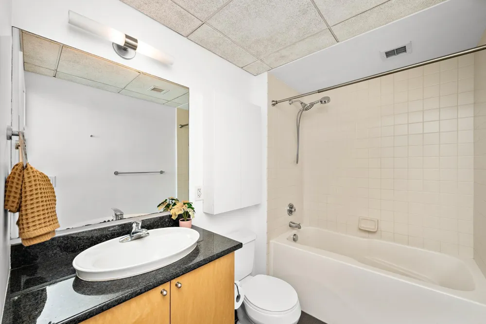 8161 33rd Avenue S #609 Bloomington, MN 55425