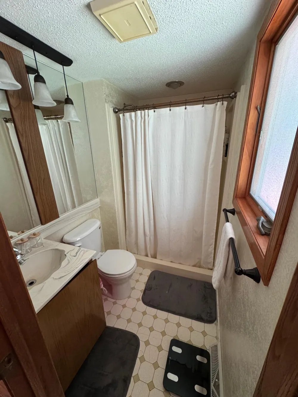 1516 Maywood Drive South Saint Paul, MN 55075