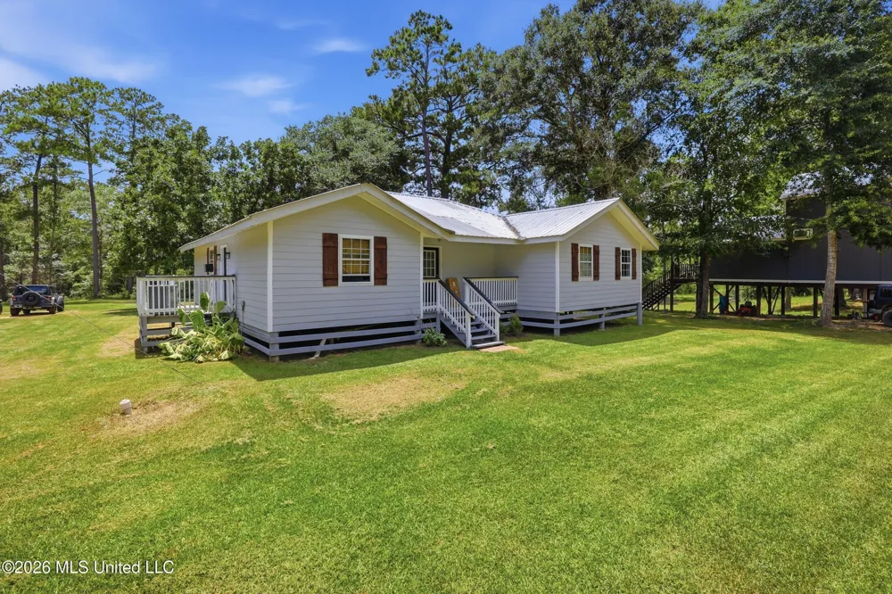 26 2nd Street Poplarville, MS 39470