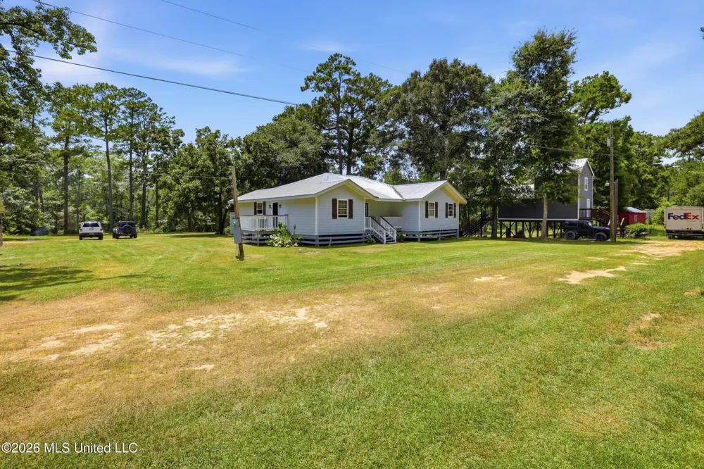 26 2nd Street Poplarville, MS 39470