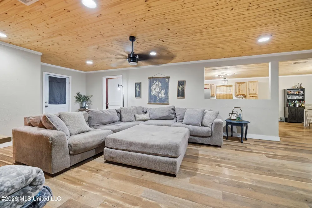 26 2nd Street Poplarville, MS 39470