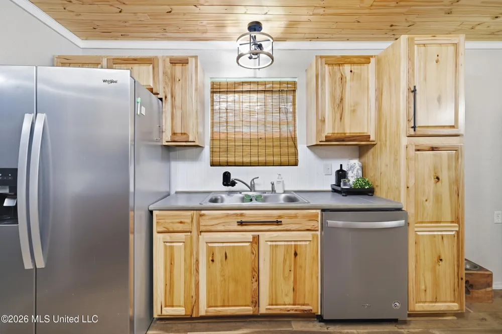 26 2nd Street Poplarville, MS 39470