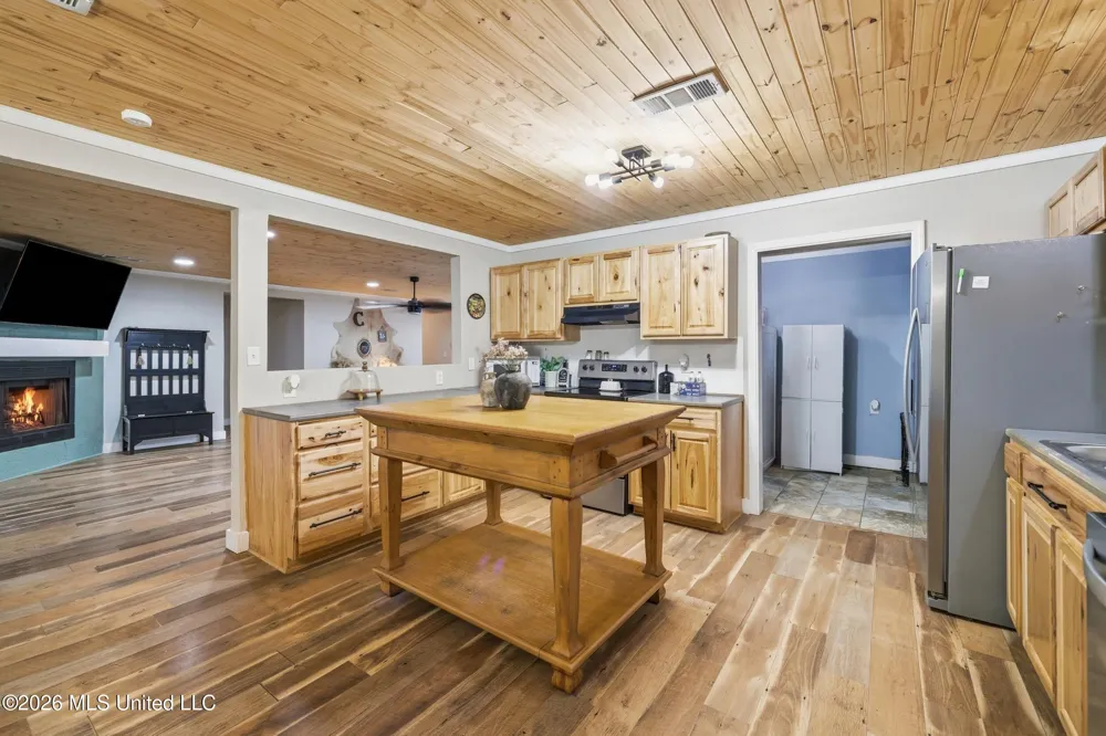 26 2nd Street Poplarville, MS 39470