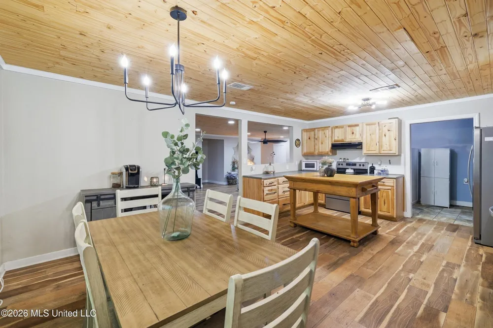 26 2nd Street Poplarville, MS 39470