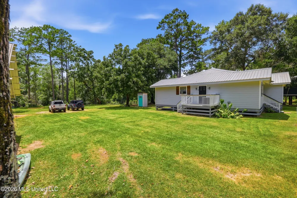 26 2nd Street Poplarville, MS 39470