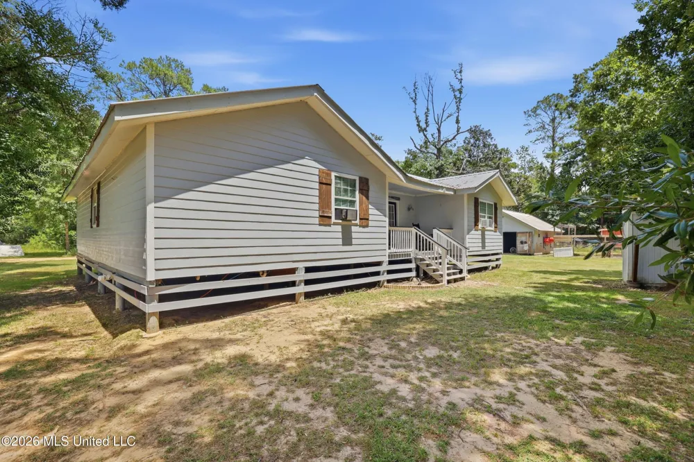 26 2nd Street Poplarville, MS 39470