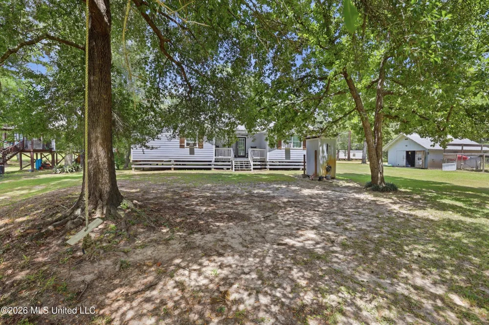 26 2nd Street Poplarville, MS 39470