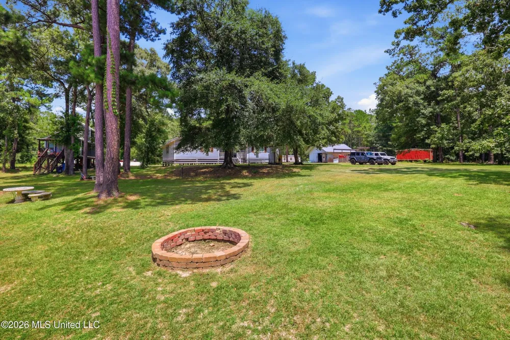 26 2nd Street Poplarville, MS 39470