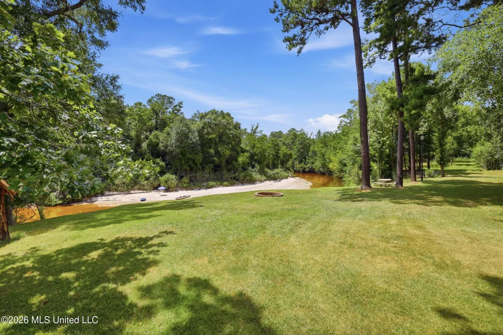 26 2nd Street Poplarville, MS 39470