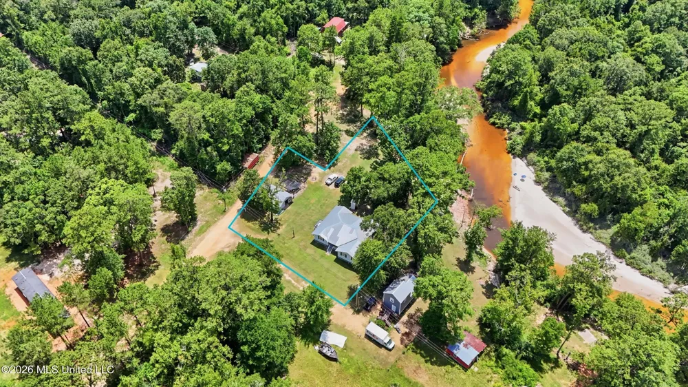 26 2nd Street Poplarville, MS 39470