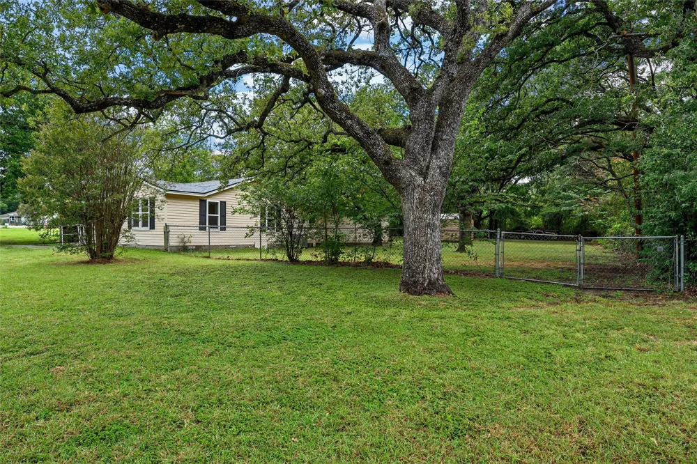 4704 Williams Road Bellmead, TX 76705