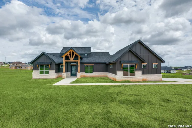 157 Estates Dr La Vernia, TX 78121