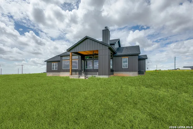 157 Estates Dr La Vernia, TX 78121