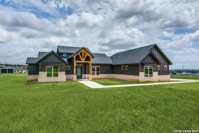 157 Estates Dr La Vernia, TX 78121