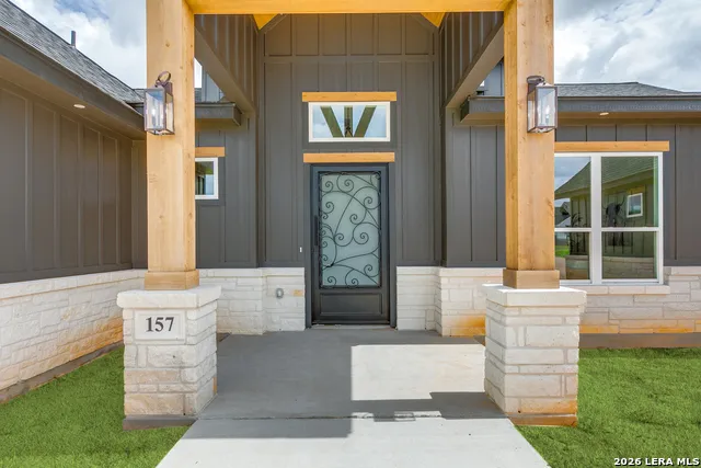 157 Estates Dr La Vernia, TX 78121
