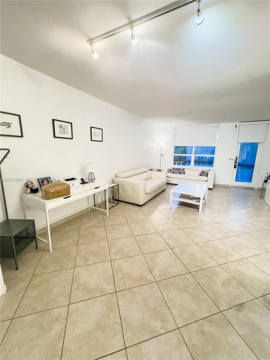 10185 Collins Ave #202 Bal Harbour, FL 33154