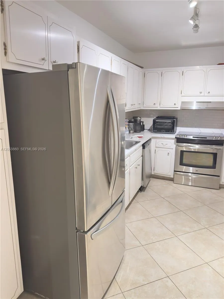 10185 Collins Ave #202 Bal Harbour, FL 33154