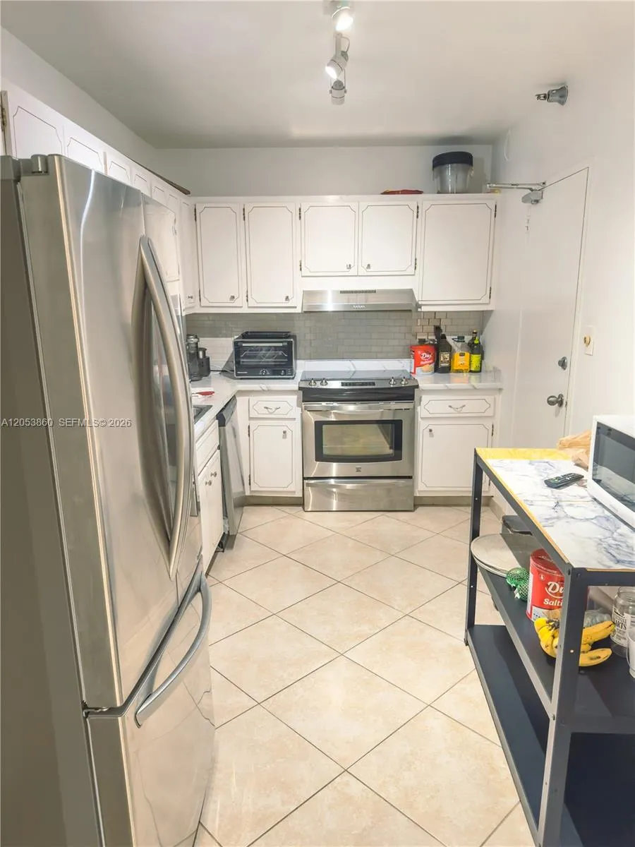 10185 Collins Ave #202 Bal Harbour, FL 33154