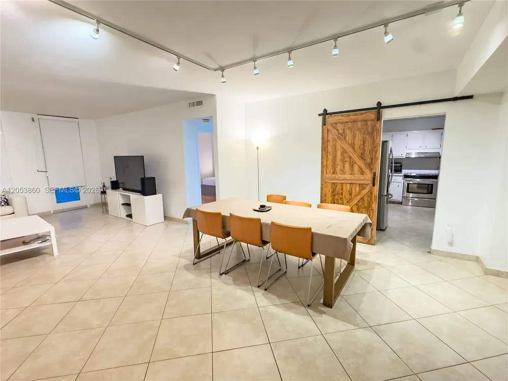 10185 Collins Ave #202 Bal Harbour, FL 33154