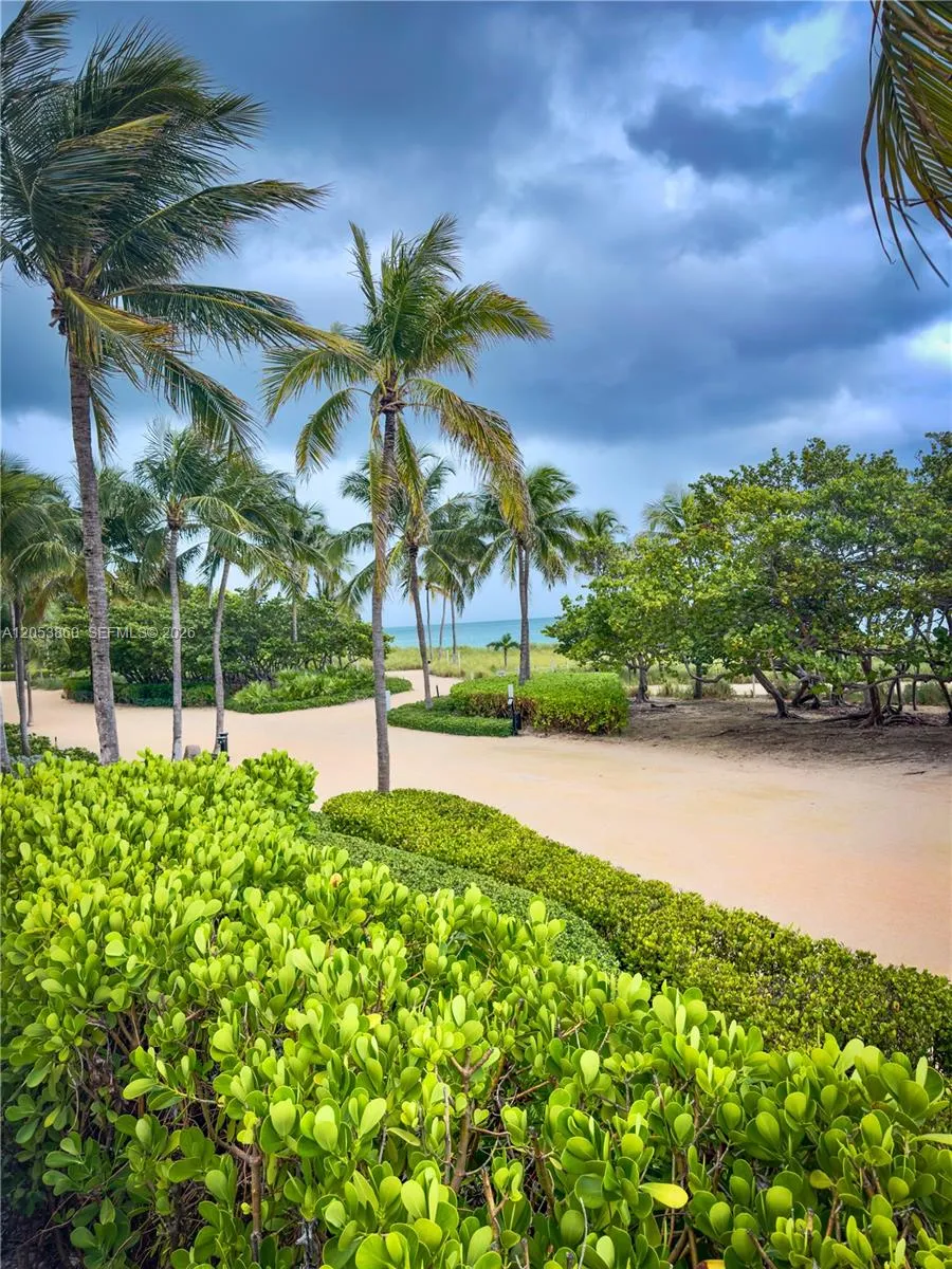 10185 Collins Ave #202 Bal Harbour, FL 33154