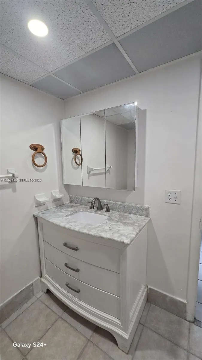 10090 NW 80th Ct #1406 Hialeah Gardens, FL 33016