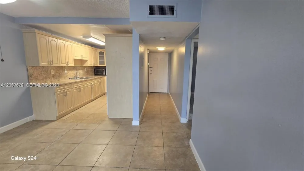 10090 NW 80th Ct #1406 Hialeah Gardens, FL 33016