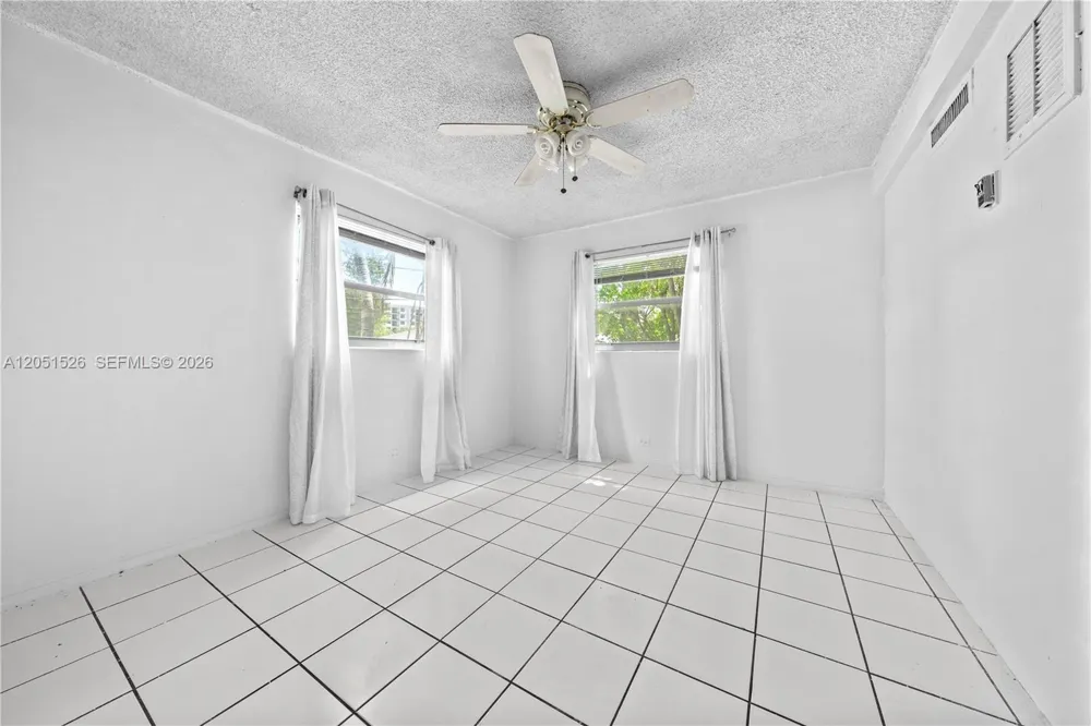 1610 NW N River Dr #201 Miami, FL 33125
