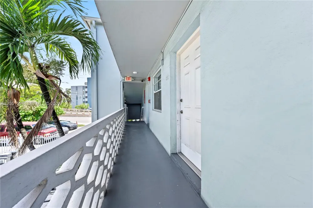 1610 NW N River Dr #201 Miami, FL 33125