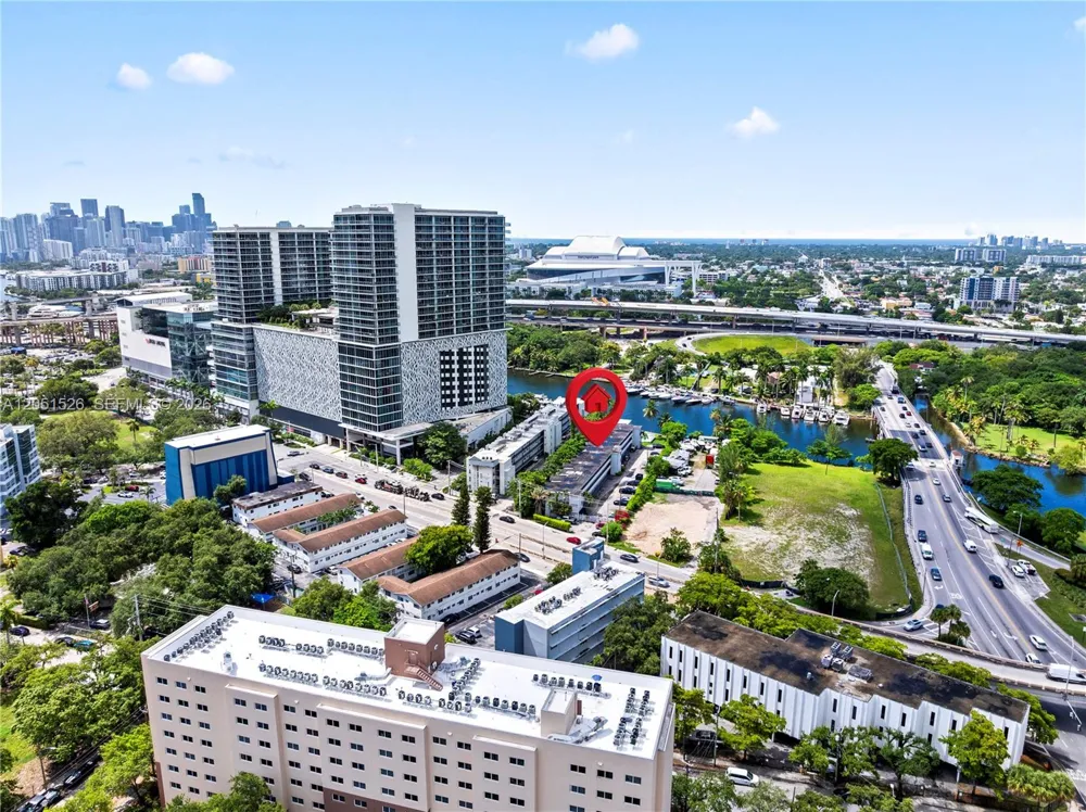 1610 NW N River Dr #201 Miami, FL 33125