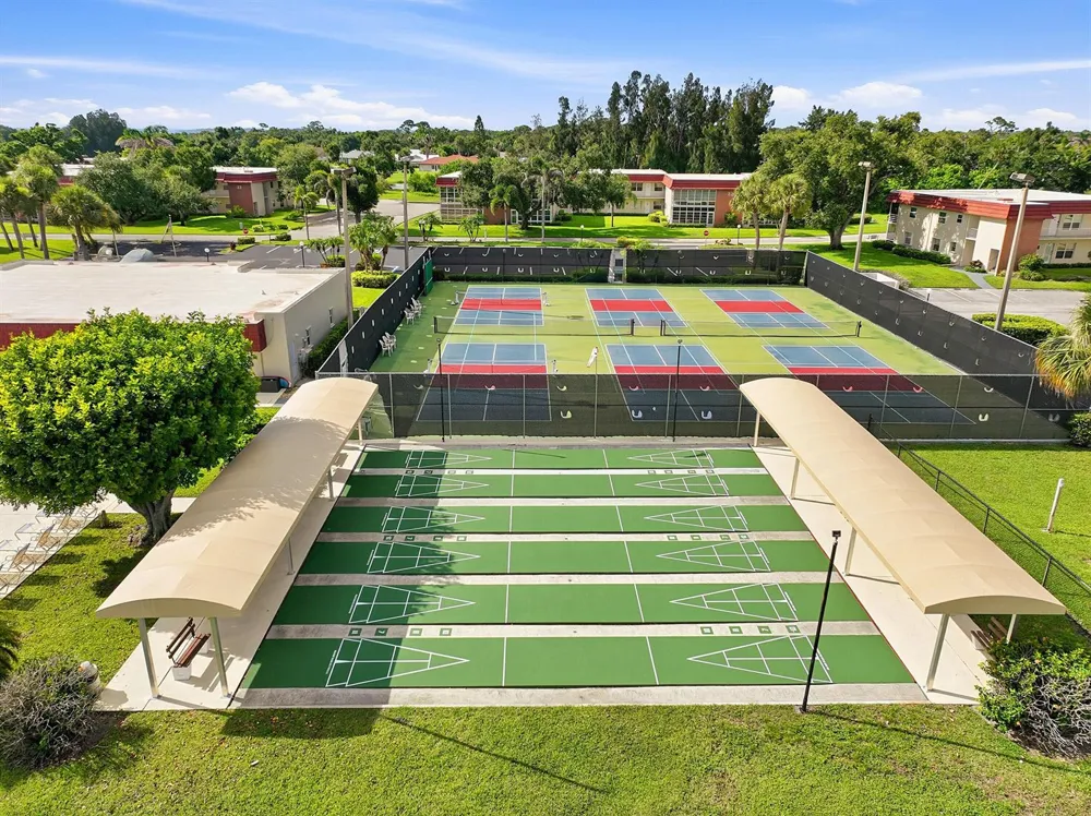 31 Pine Arbor Lane #Unit 204 Vero Beach, FL 32962