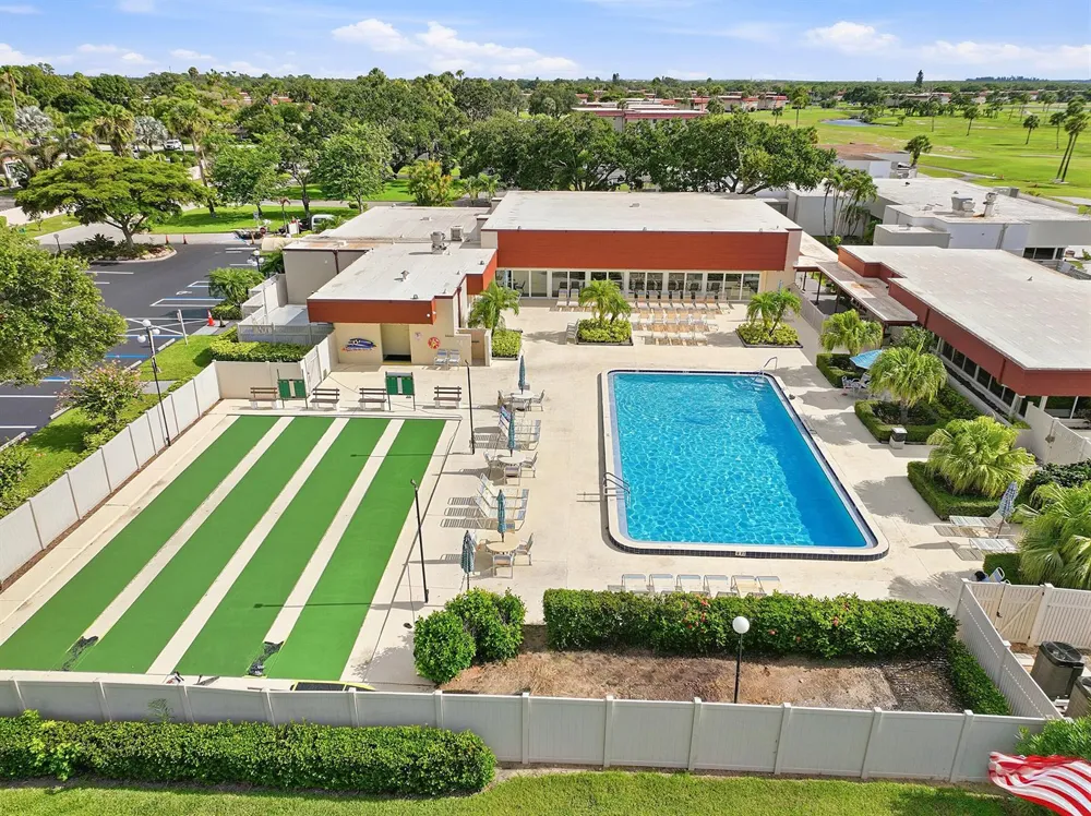 31 Pine Arbor Lane #Unit 204 Vero Beach, FL 32962