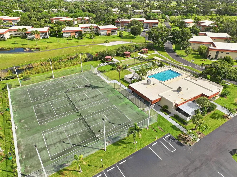 31 Pine Arbor Lane #Unit 204 Vero Beach, FL 32962