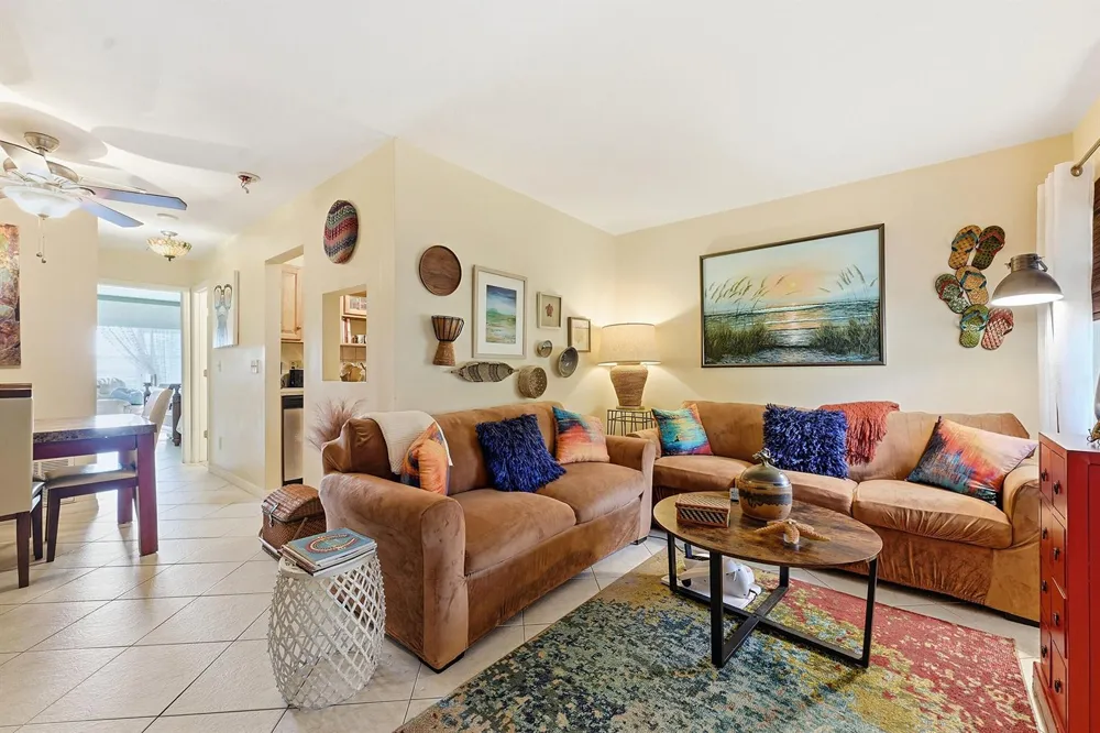 31 Pine Arbor Lane #Unit 204 Vero Beach, FL 32962
