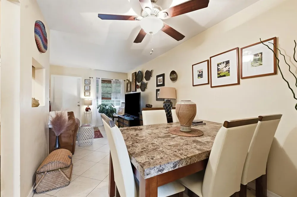 31 Pine Arbor Lane #Unit 204 Vero Beach, FL 32962