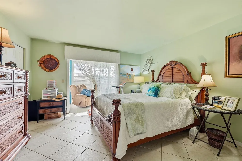 31 Pine Arbor Lane #Unit 204 Vero Beach, FL 32962
