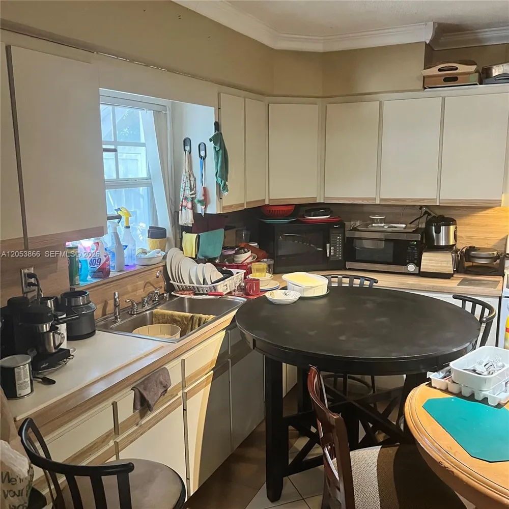 1760 NE 160th St North Miami Beach, FL 33162