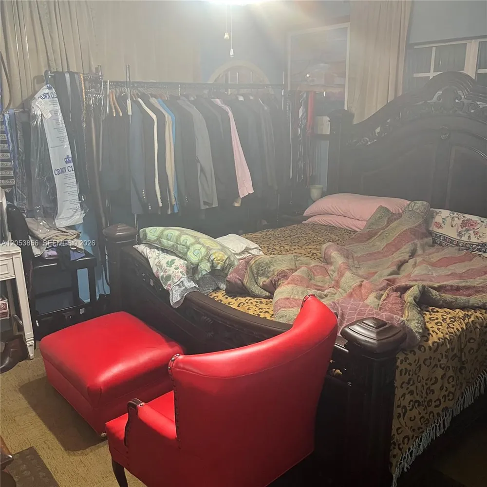 1760 NE 160th St North Miami Beach, FL 33162