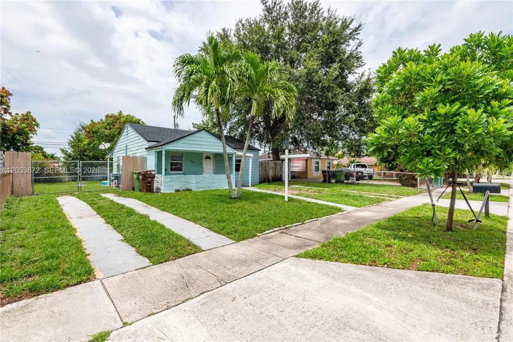 681 NE 1st Pl Hialeah, FL 33010
