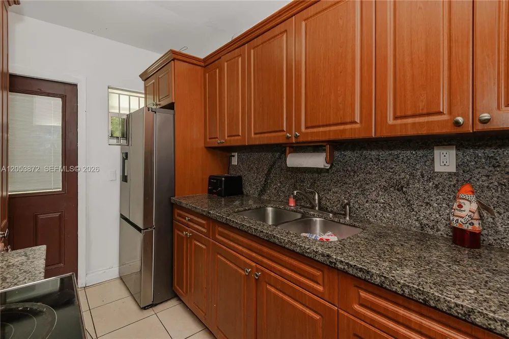 681 NE 1st Pl Hialeah, FL 33010
