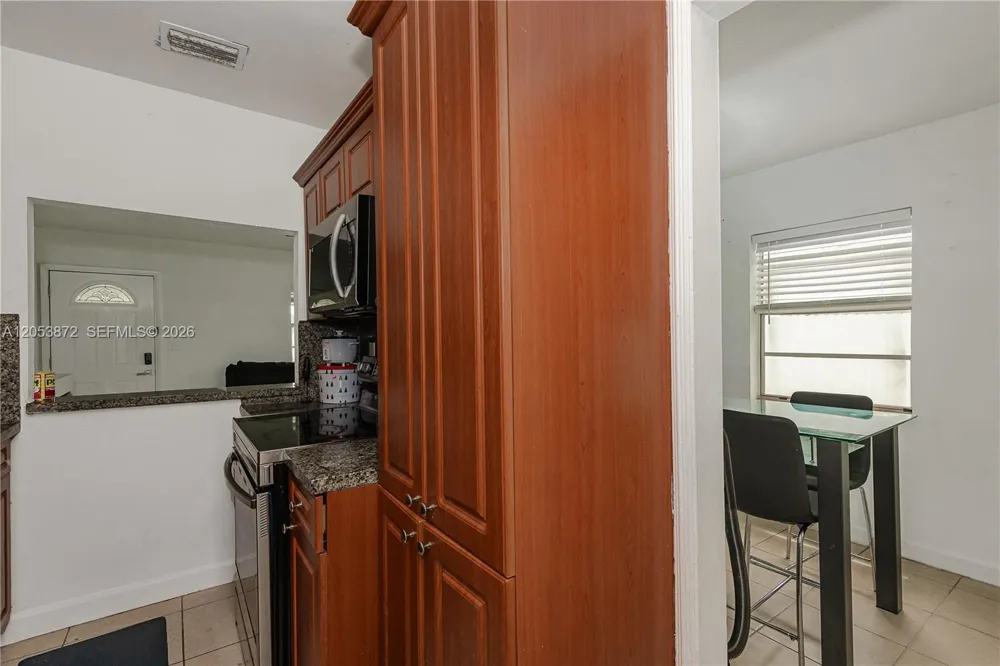 681 NE 1st Pl Hialeah, FL 33010