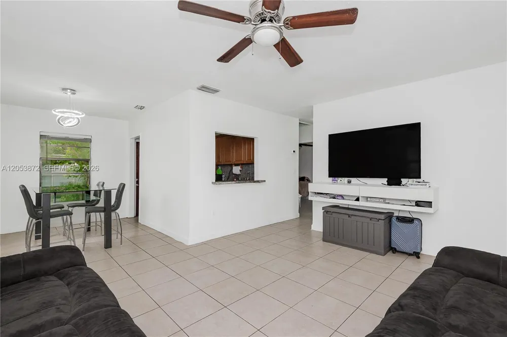 681 NE 1st Pl Hialeah, FL 33010