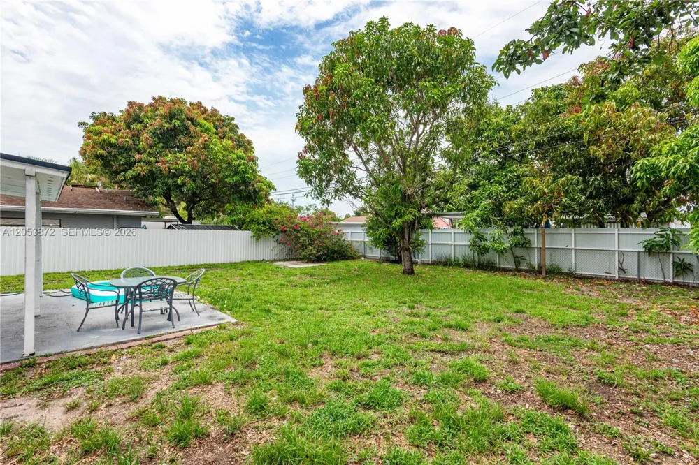 681 NE 1st Pl Hialeah, FL 33010