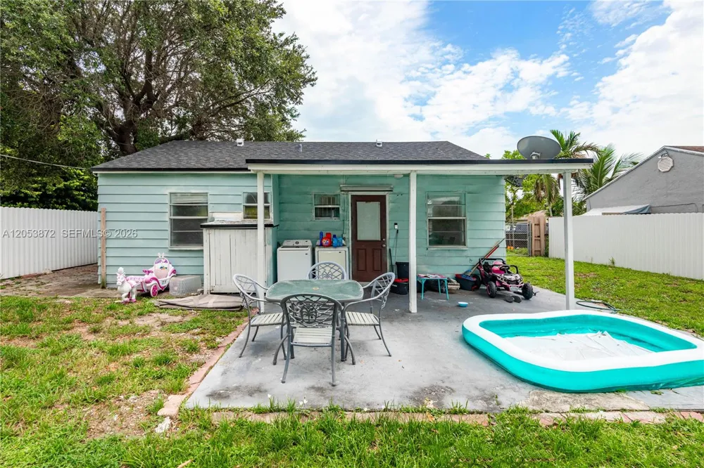 681 NE 1st Pl Hialeah, FL 33010