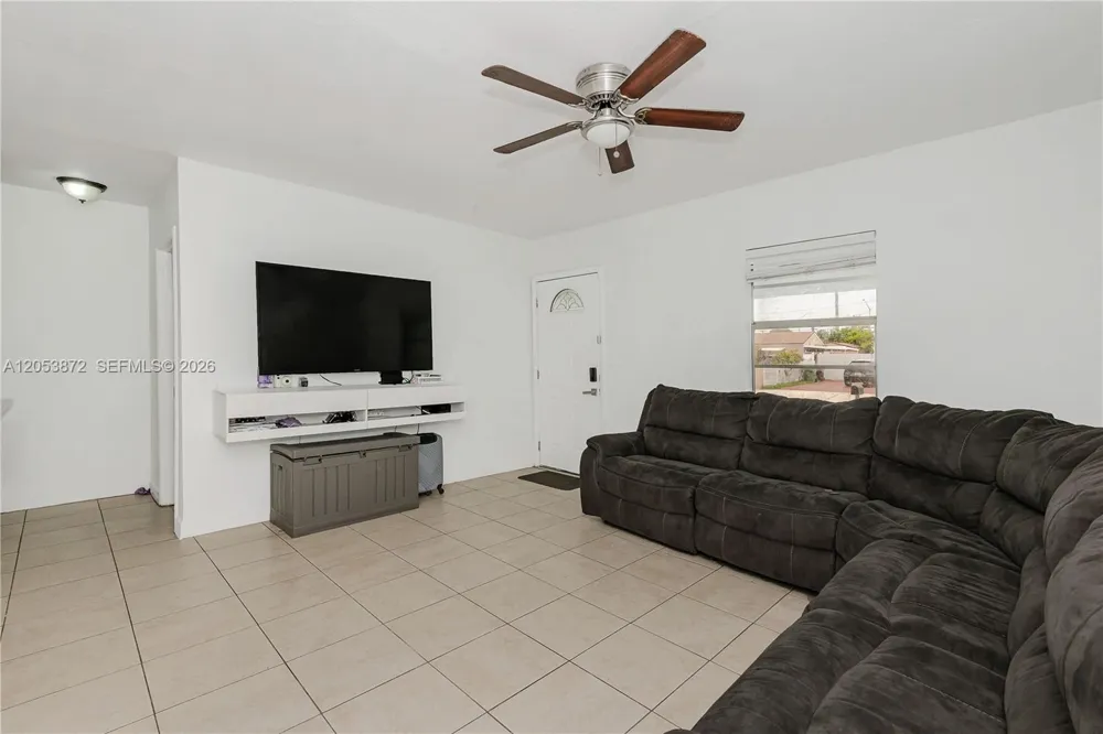 681 NE 1st Pl Hialeah, FL 33010