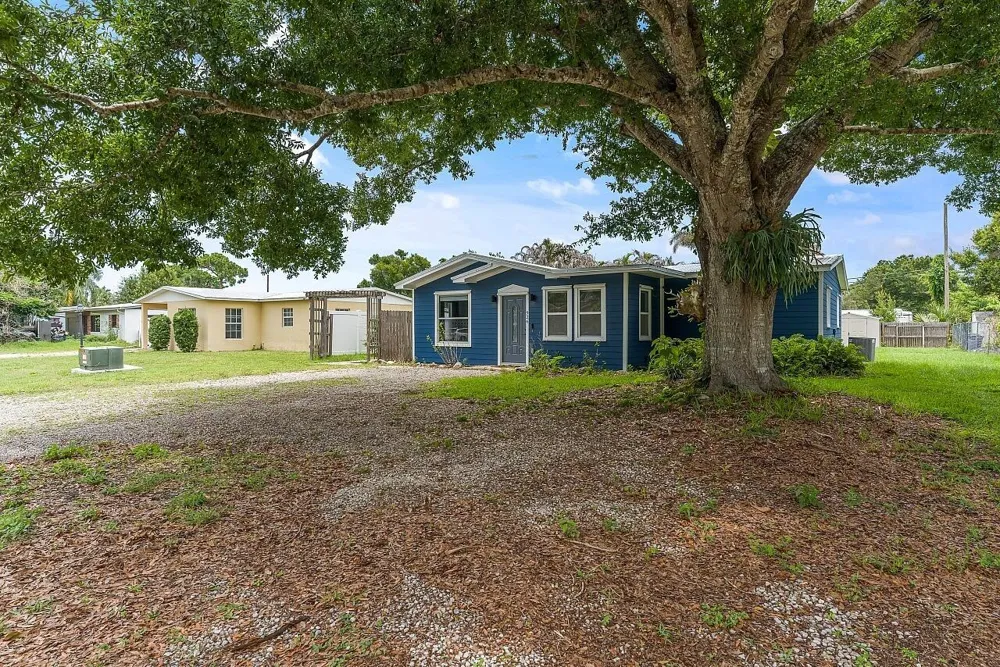 926 37th Avenue Vero Beach, FL 32960