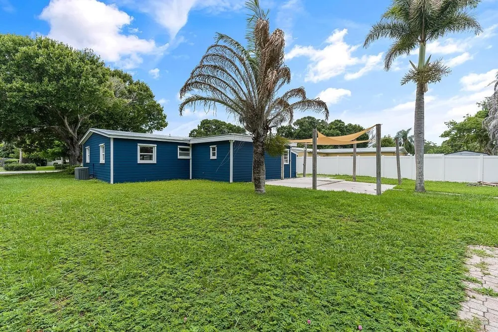 926 37th Avenue Vero Beach, FL 32960