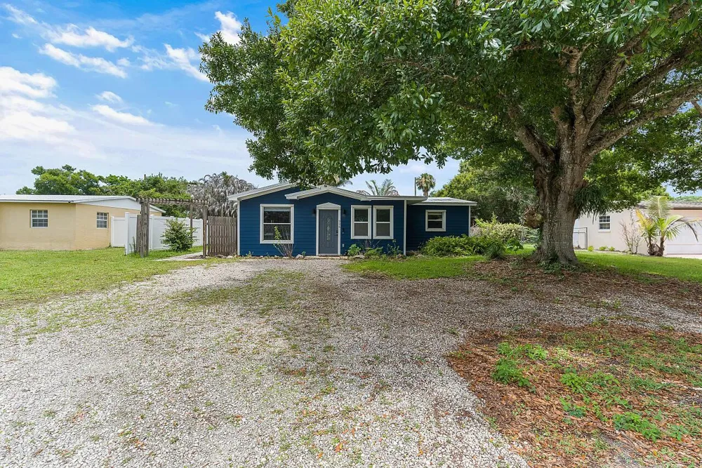 926 37th Avenue Vero Beach, FL 32960